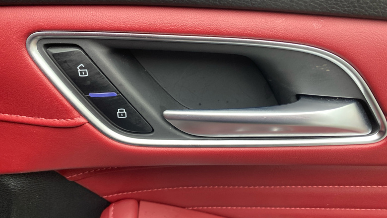 MG HS 1.5 T-GDI Trophy 5dr DCT Petrol Hatchback